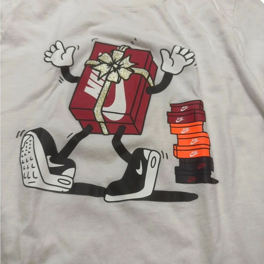 Nike | Sneaker Head White Long Sleeve Graphic Tee Shoe Box Gifts